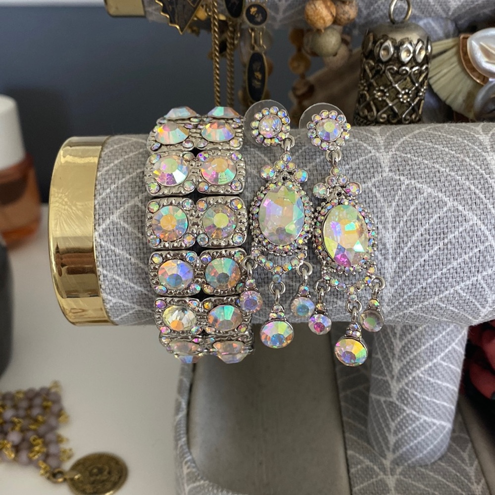 Iridescent Prom/Homecoming Jewelry with Silver Setting